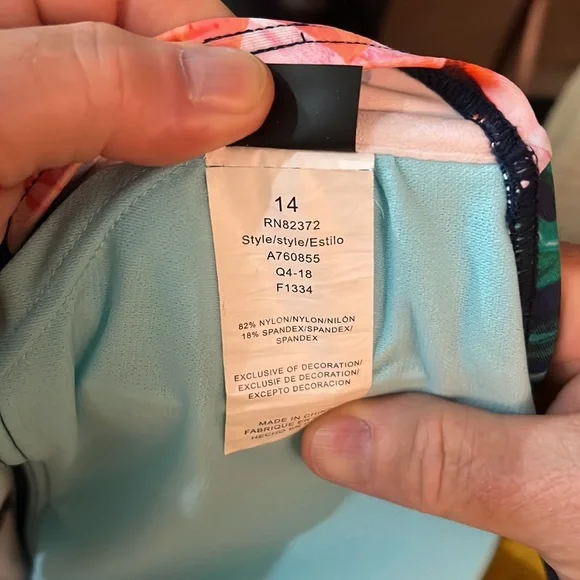 Island Escape Tiered Floral Print Convertible Tankini Top - Picture 3 of 4